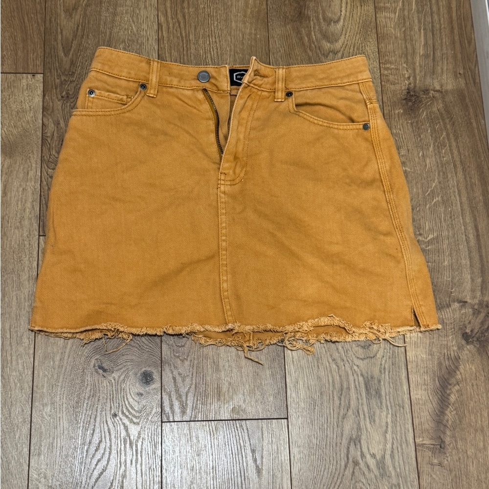 ***Rvca denim skirt rowdy size 28 Cathay spice mustard 3 for $25